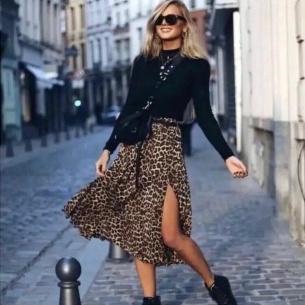 Zara skirt leopard print pleated midi side slit S